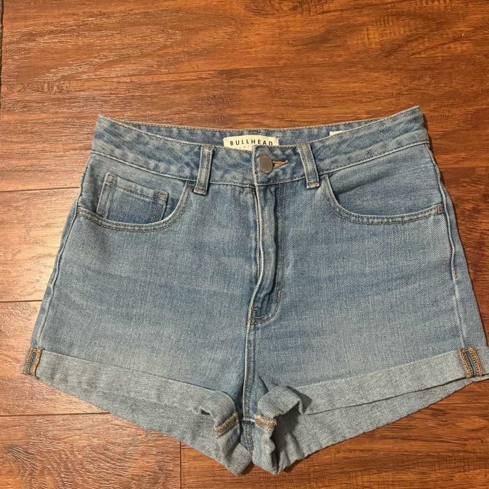 Bullhead Mom Shorts